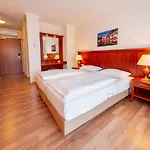Hanseatischer Hof Hotel 4*
