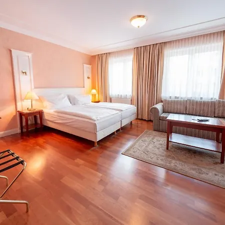 מלון Hanseatischer Hof 4*